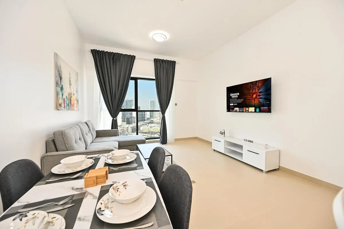 Stylish 1Br Apartment - Central Location In Jvc - Balcony - Holiday Boulevard Dubai