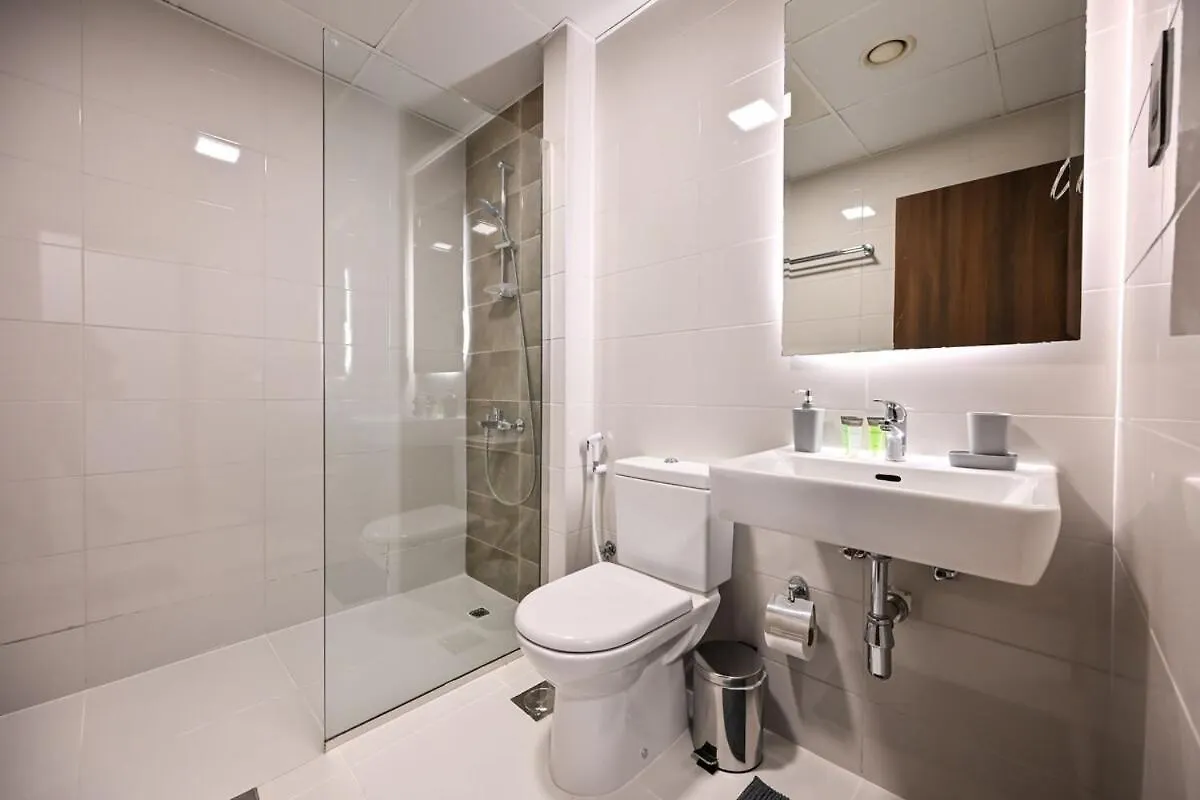 Stylish 1Br Apartment - Central Location In Jvc - Balcony - Holiday Boulevard 두바이
