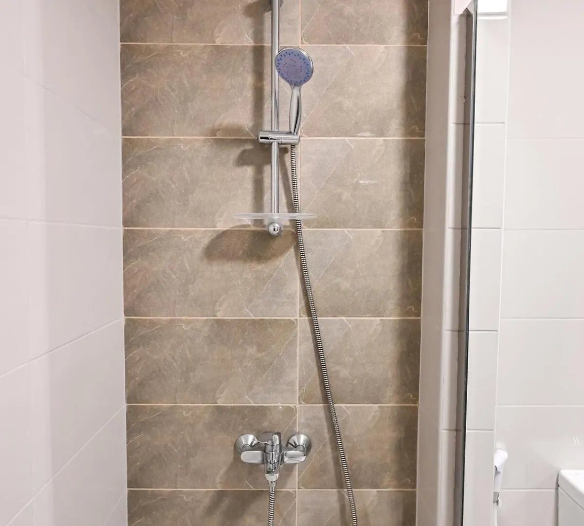 Stylish 1Br Apartment - Central Location In Jvc - Balcony - Holiday Boulevard 두바이 아랍에미리트